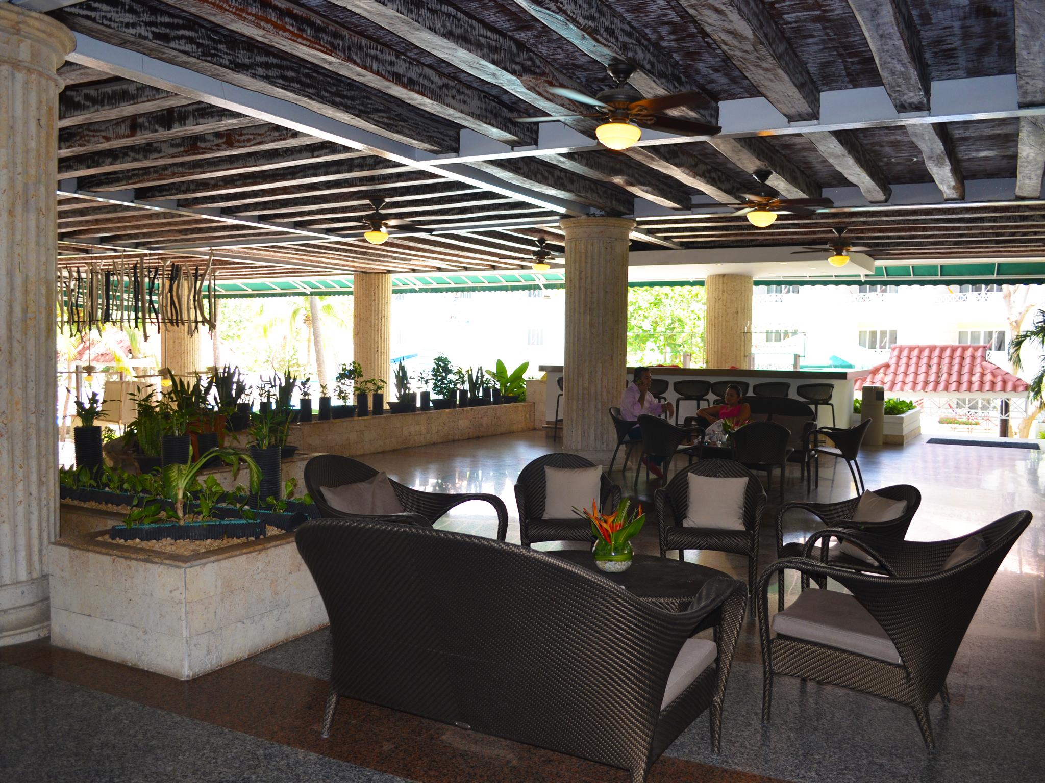 Hotel Las Americas Casa De Playa Cartagena Exteriör bild The lobby of the hotel