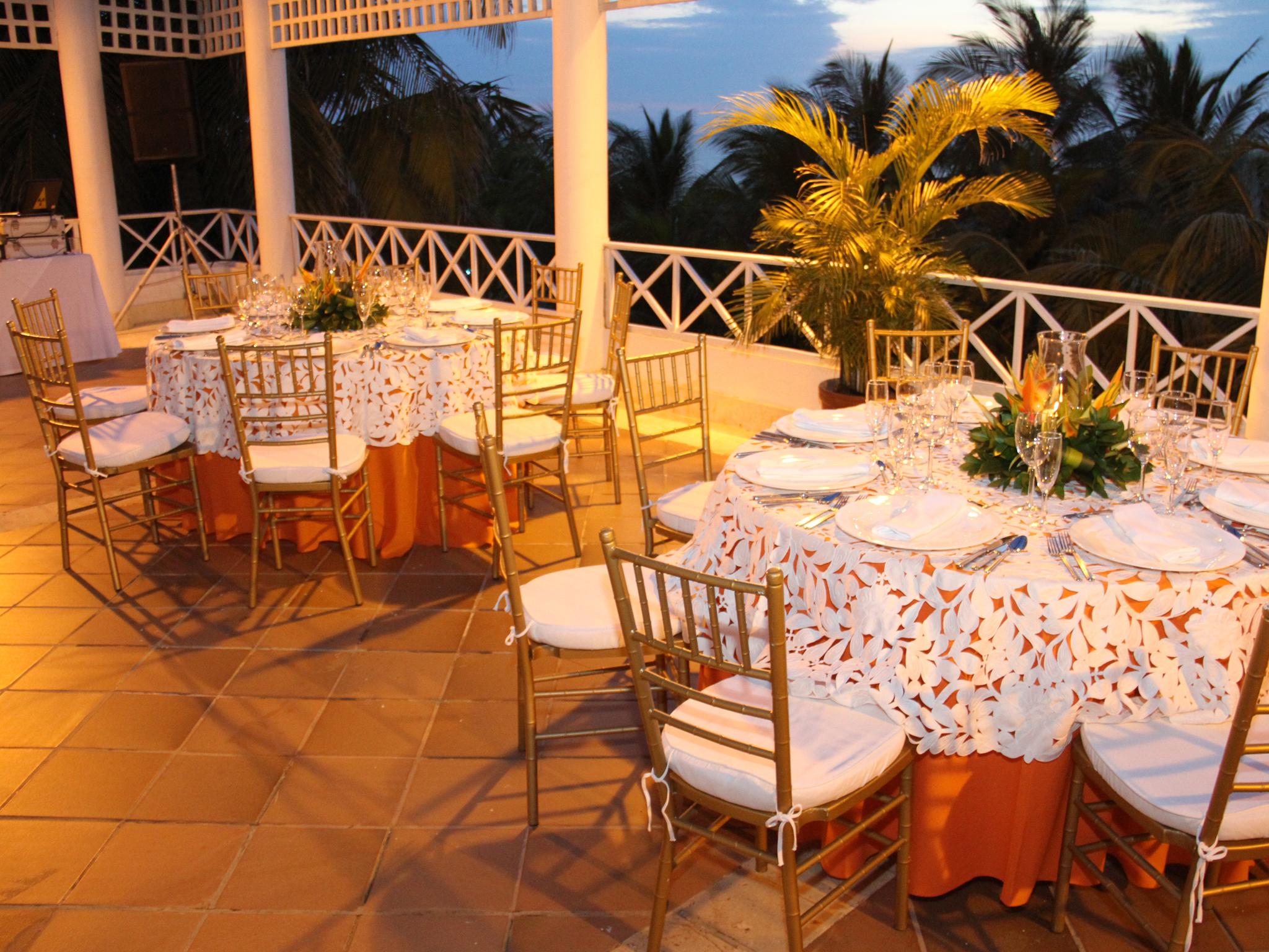 Hotel Las Americas Casa De Playa Cartagena Exteriör bild Chiva-War Club