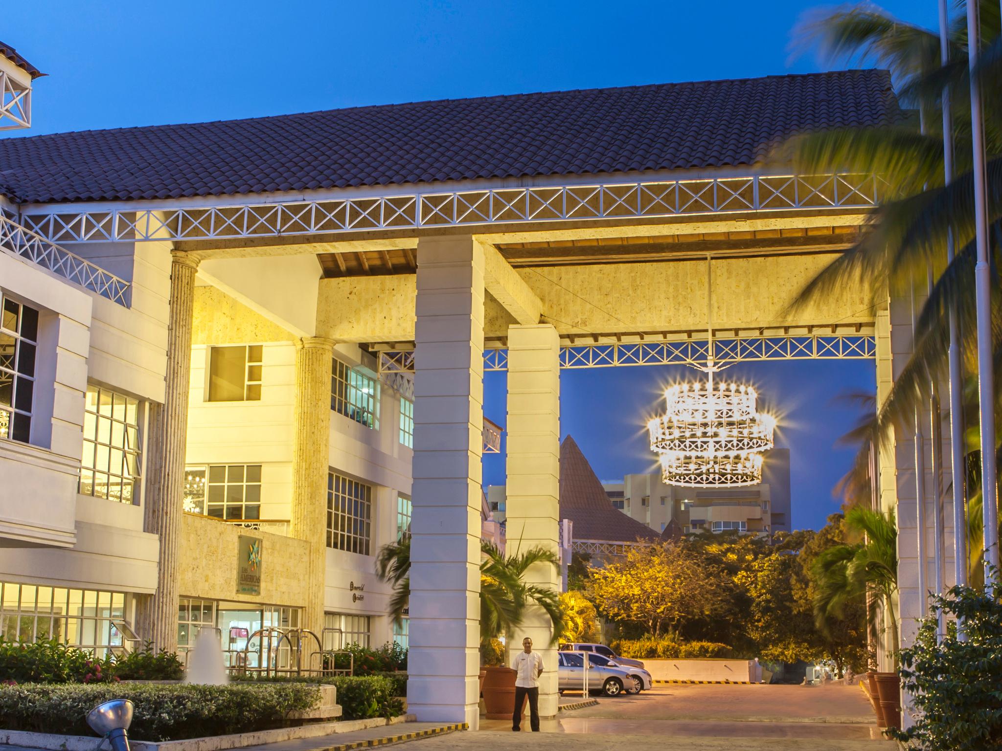 Hotel Las Americas Casa De Playa Cartagena Exteriör bild The University of Nottingham Malaysia Campus