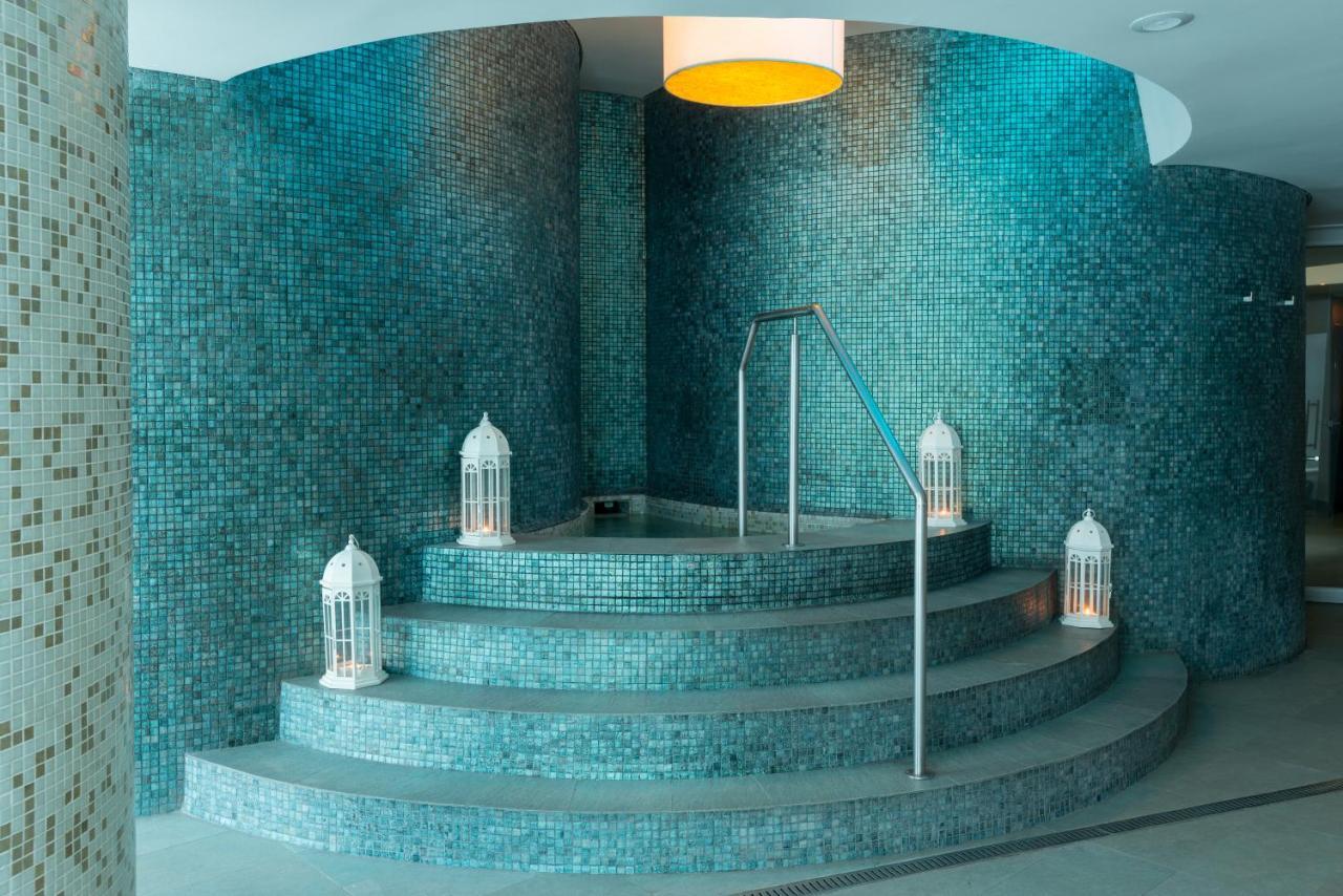 Hotel Las Americas Casa De Playa Cartagena Exteriör bild The spa at the hotel