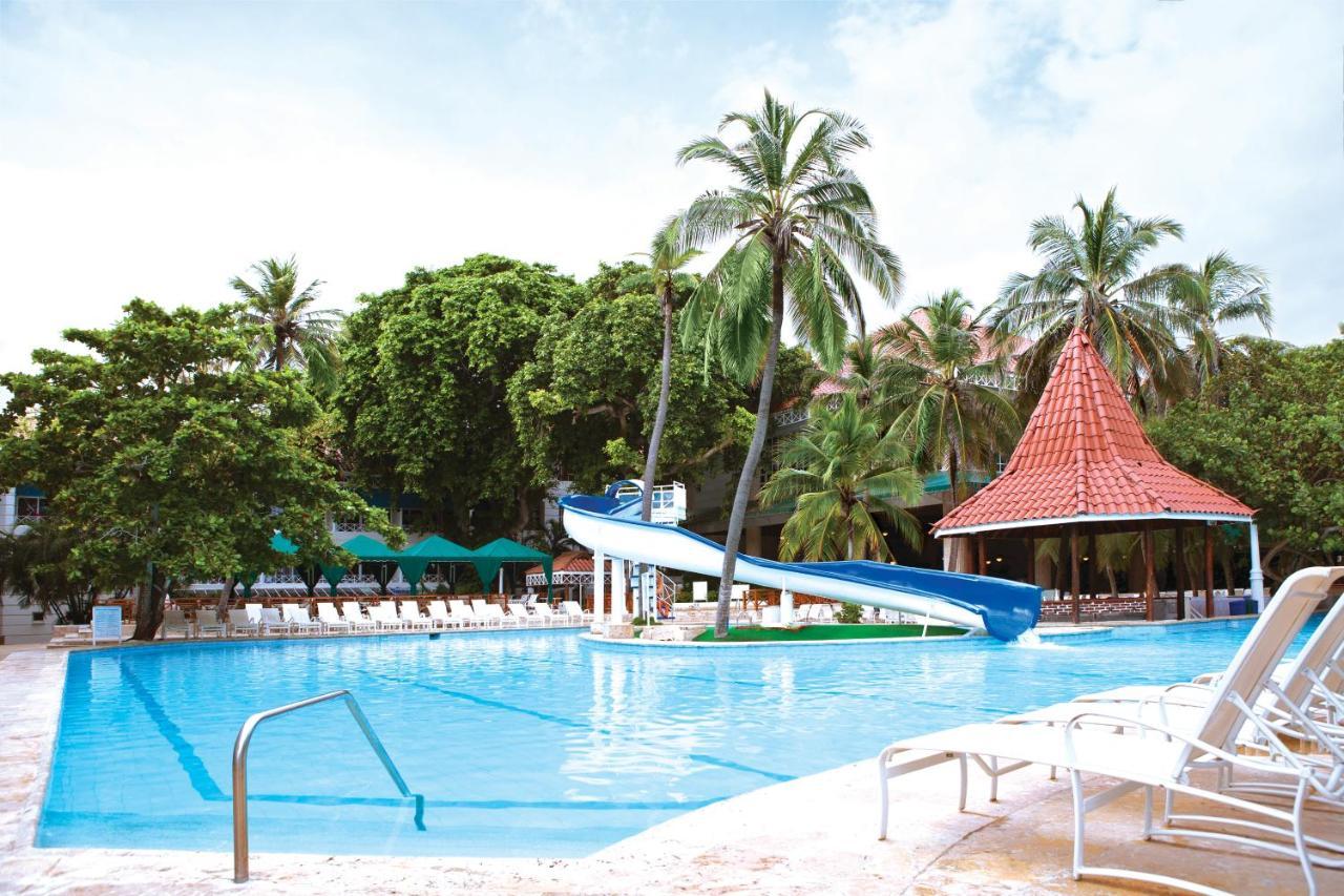 Hotel Las Americas Casa De Playa Cartagena Bekvämligheter bild The swimming pool at the resort