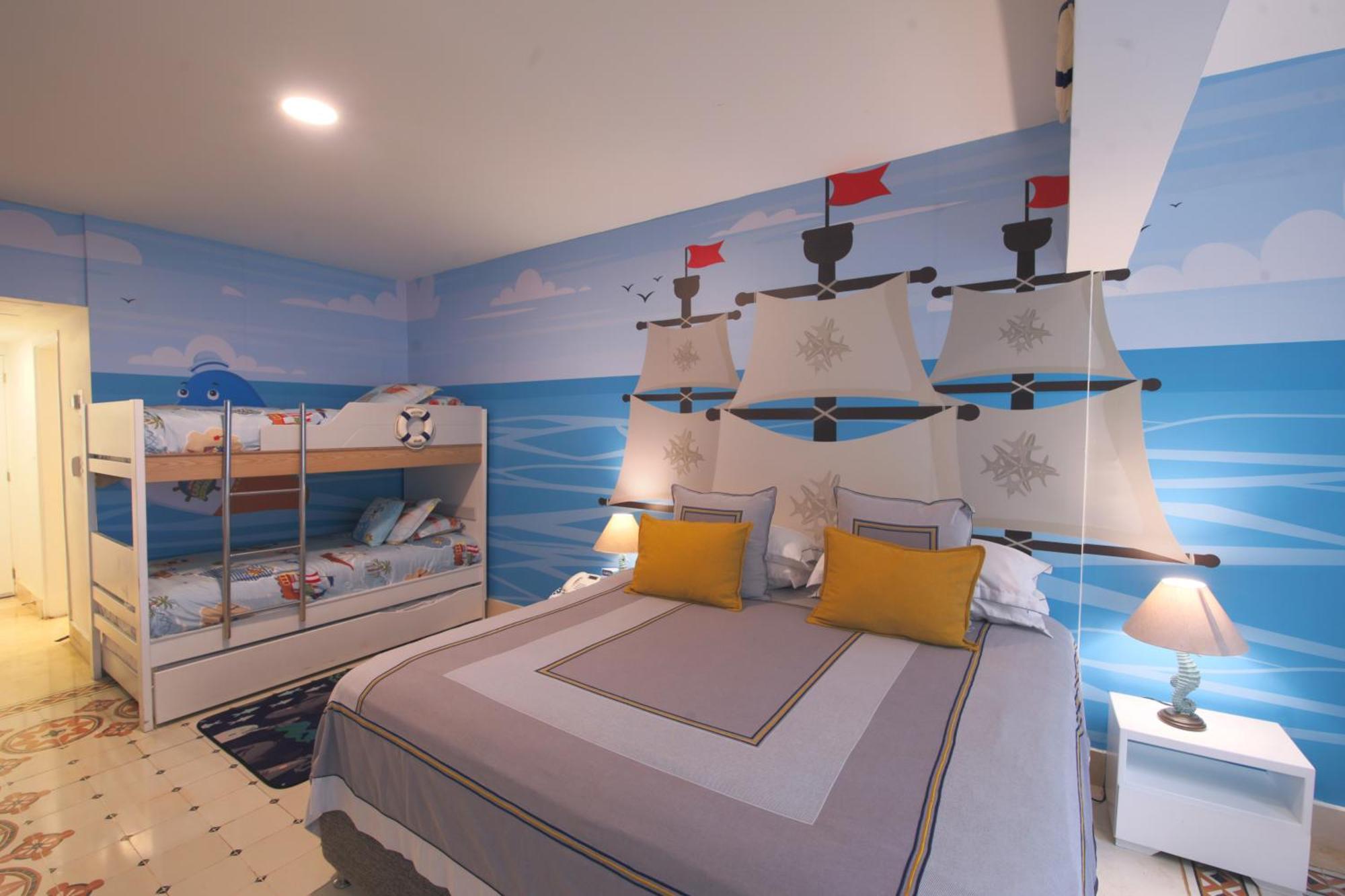 Hotel Las Americas Casa De Playa Cartagena Exteriör bild A bedroom with a nautical theme